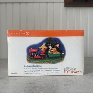 Dept 56 Original Snow Village HALLOWEEN Gathering Pumpkins 56.55200 Tractor